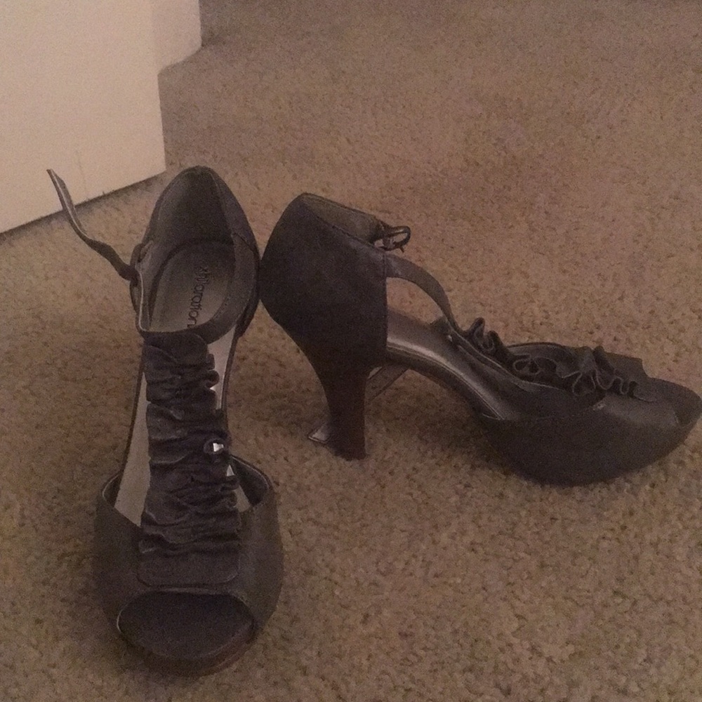 Xhilaration heels
